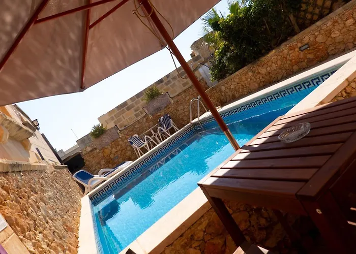 Prickly Pear Holiday No.1 San Lawrenz